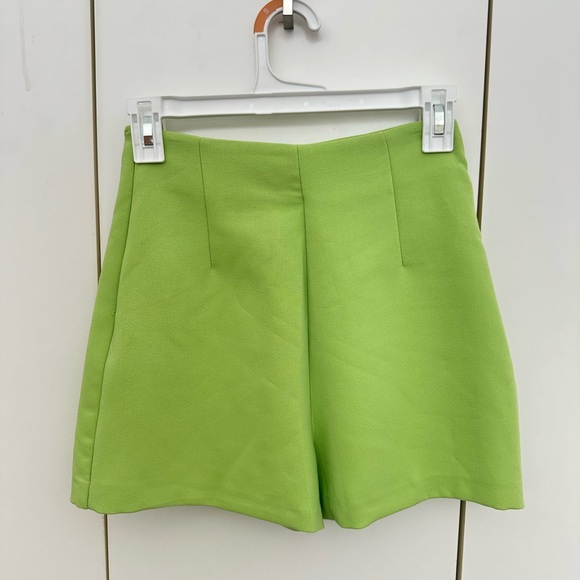 Zara green mini skirt, never worn, like new - Picture 2 of 3